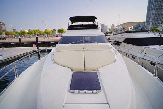 luna yacht | AED700/hour